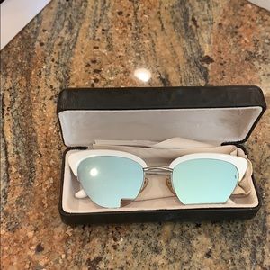 White/ Silver Sunday Somewhere Sunglasses
